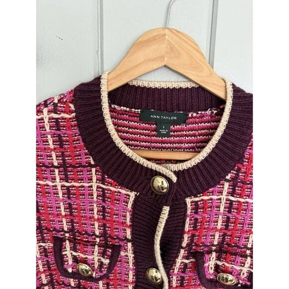 Ann Taylor Tweed Cardigan Sweater Jacket S Small Pink Ivory Gold Buttons Pockets - Picture 3 of 8
